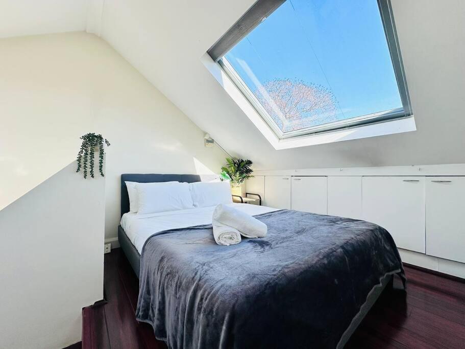 Apartment Ivy Haven With View Loft Sydney
